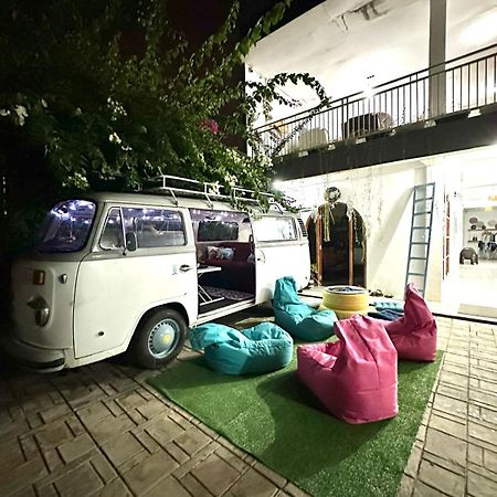 D'Flora Homestay Labuan Bajo Exterior foto