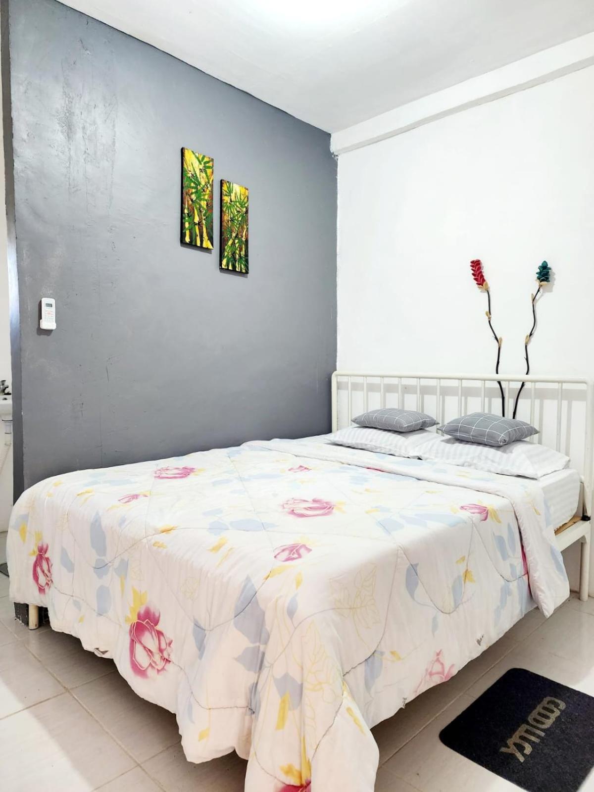 D'Flora Homestay Labuan Bajo Exterior foto