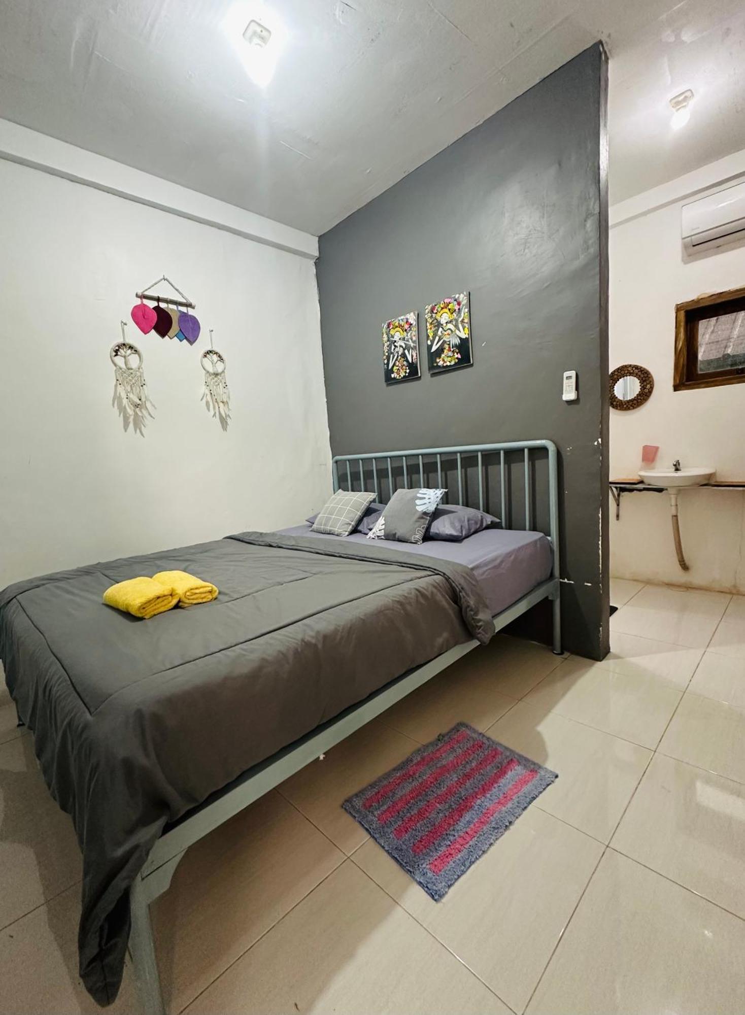 D'Flora Homestay Labuan Bajo Exterior foto