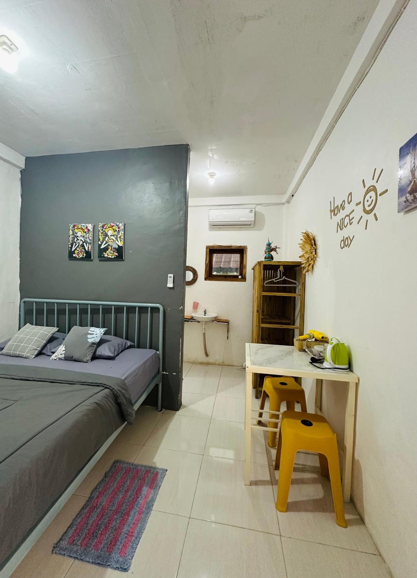 D'Flora Homestay Labuan Bajo Exterior foto